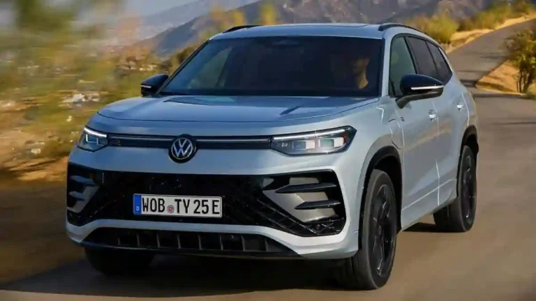 Volkswagen Tayron 2025 front view